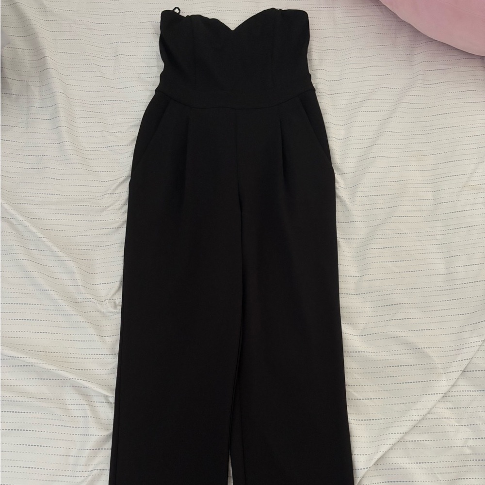 Express Black Jumpsuit with Flowing Wide-Leg Design